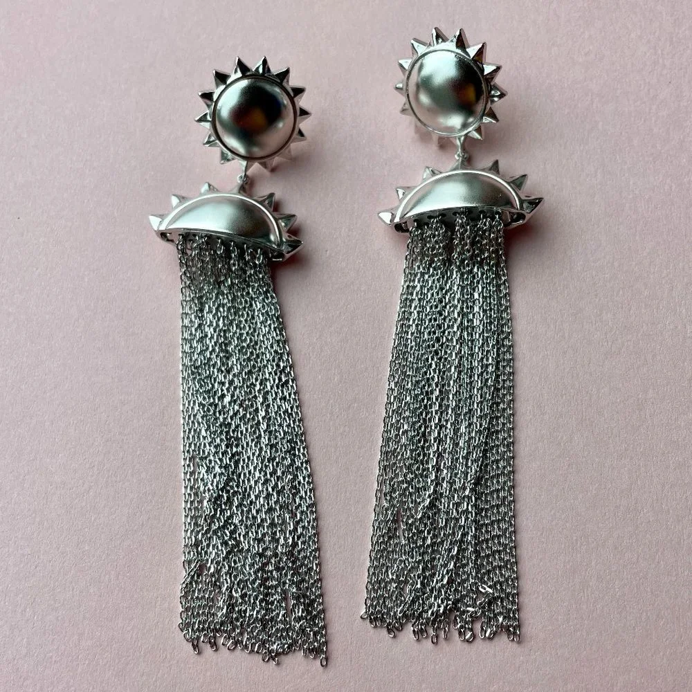 NWT Kendra Scott Sienna Sun Chain Tassle Earrings in Silver - Picture 2 of 13